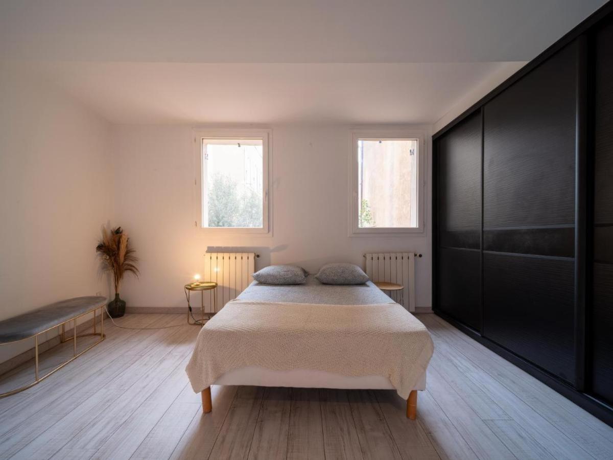 Cosy Triplex 120m2 Terrasse Au Panier Vue Major Vieux Port 7 Couchages Option Parking Appartement Marseilles
